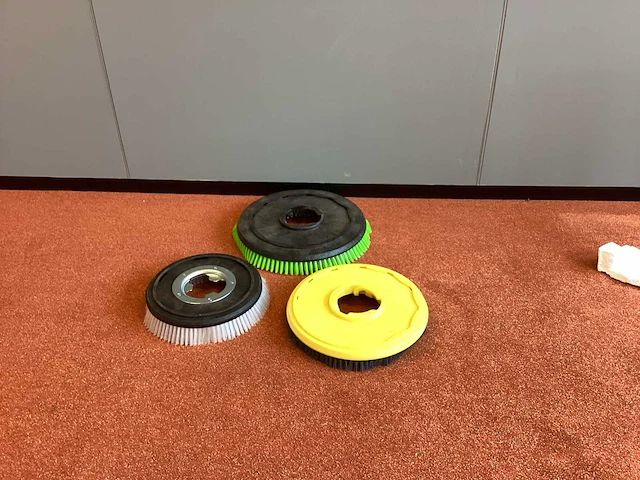 Diverse afmetingen borstels voor poetsmachines (3x) - afbeelding 2 van  4