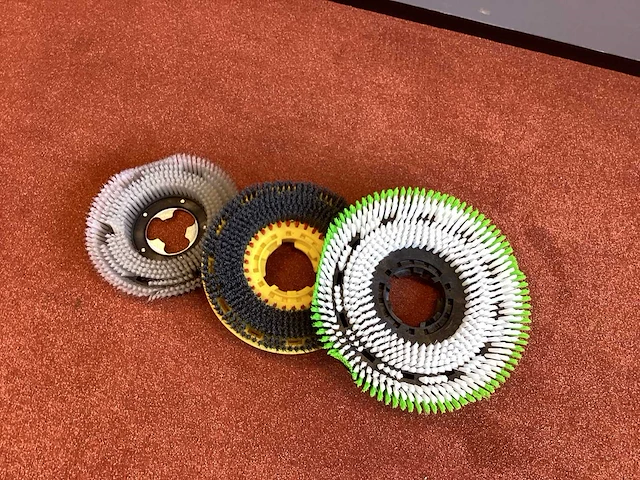 Diverse afmetingen borstels voor poetsmachines (3x) - afbeelding 3 van  4