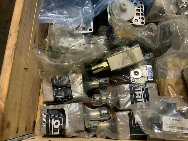 Diverse agrarische machine onderdelen - afbeelding 10 van  12