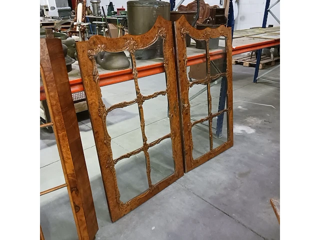Diverse antieke kasten voor renovatie - afbeelding 28 van  43