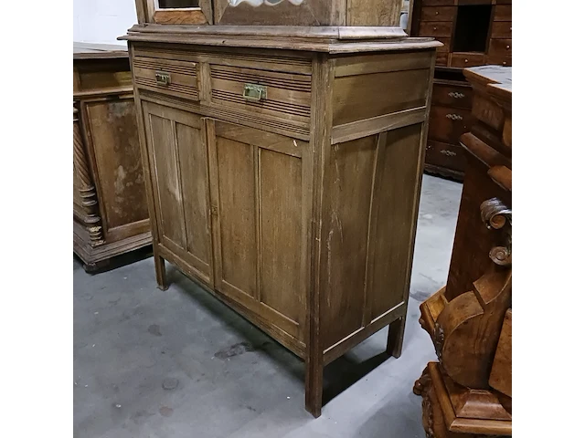 Diverse antieke kasten voor renovatie - afbeelding 32 van  43