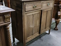 Diverse antieke kasten voor renovatie - afbeelding 33 van  43