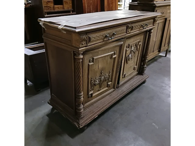 Diverse antieke kasten voor renovatie - afbeelding 35 van  43