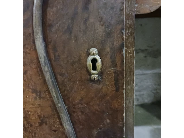 Diverse antieke kasten voor renovatie - afbeelding 3 van  39