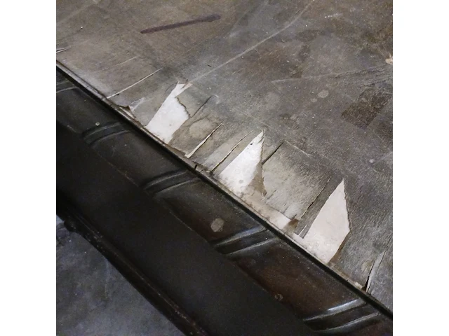 Diverse antieke kasten voor renovatie - afbeelding 7 van  39