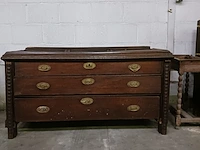 Diverse antieke kasten voor renovatie - afbeelding 10 van  39