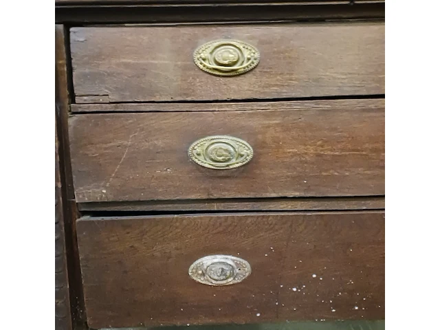 Diverse antieke kasten voor renovatie - afbeelding 11 van  39