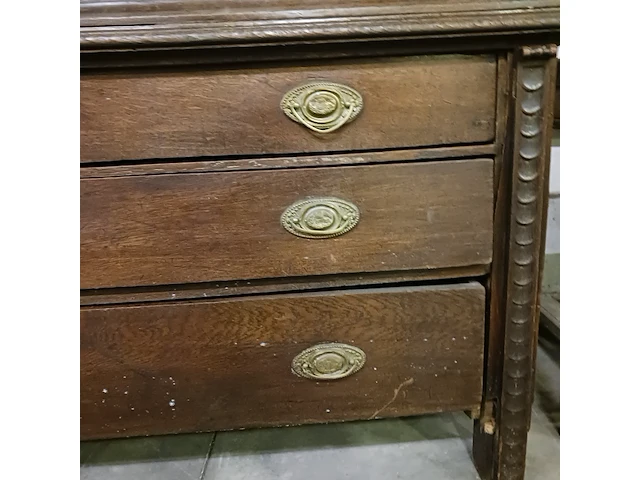 Diverse antieke kasten voor renovatie - afbeelding 14 van  39