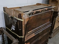 Diverse antieke kasten voor renovatie - afbeelding 22 van  39