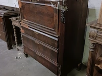 Diverse antieke kasten voor renovatie - afbeelding 25 van  39
