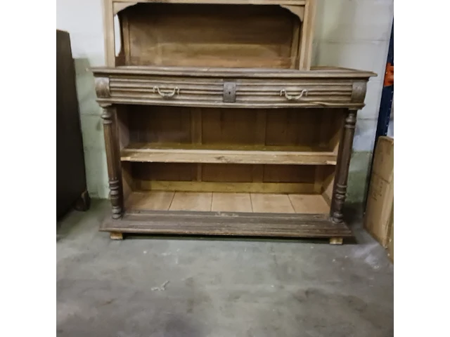 Diverse antieke kasten voor renovatie - afbeelding 29 van  39
