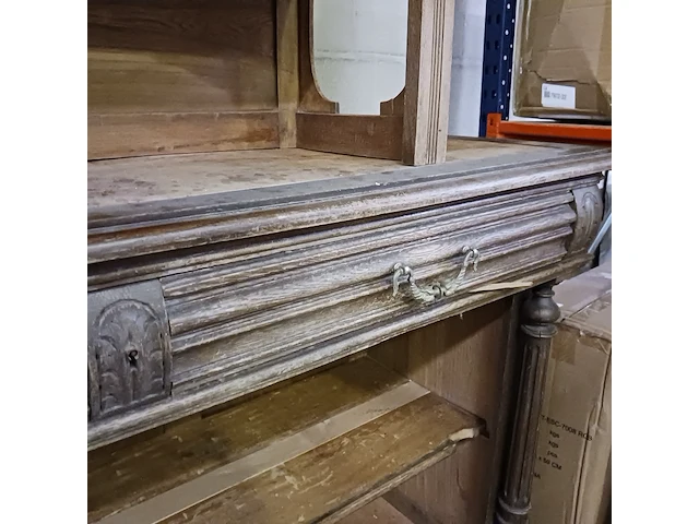 Diverse antieke kasten voor renovatie - afbeelding 32 van  39