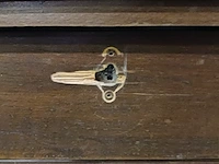 Diverse antieke kasten voor renovatie - afbeelding 39 van  39