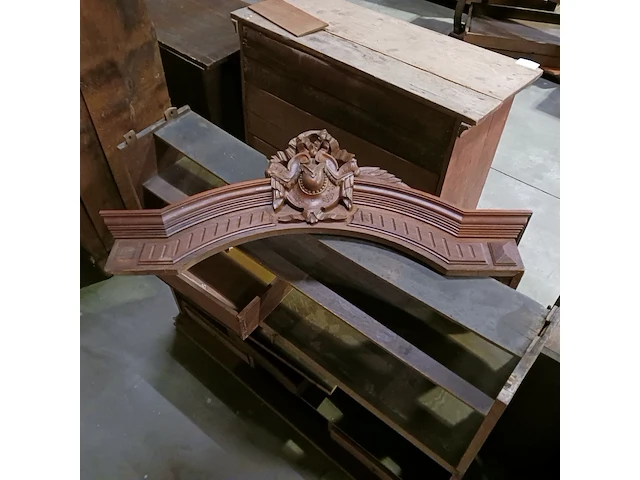 Diverse antieke kasten voor renovatie - afbeelding 6 van  24