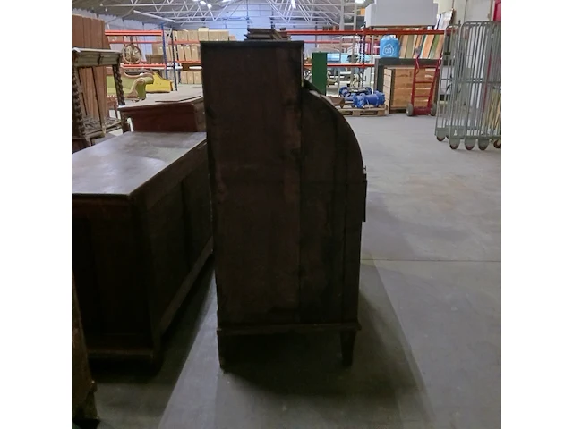 Diverse antieke kasten voor renovatie - afbeelding 11 van  24
