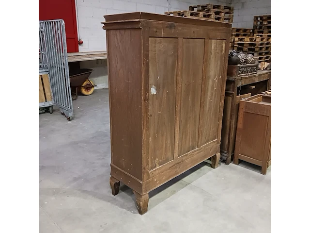 Diverse antieke kasten voor renovatie - afbeelding 21 van  24