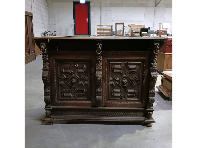 Diverse antieke kasten voor renovatie - afbeelding 4 van  25
