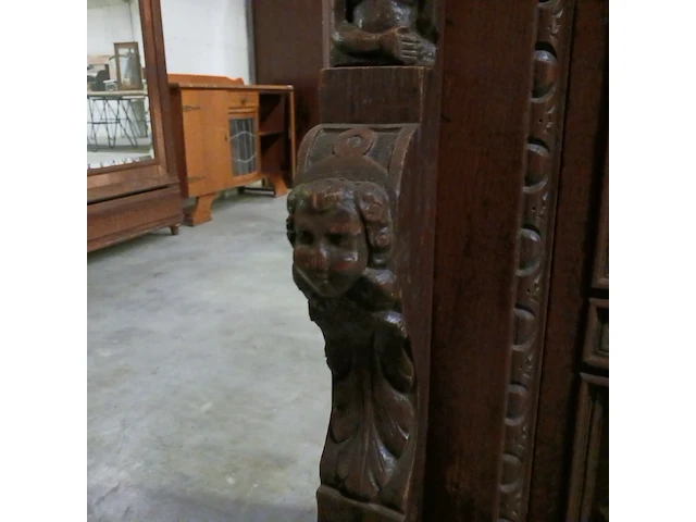 Diverse antieke kasten voor renovatie - afbeelding 8 van  25