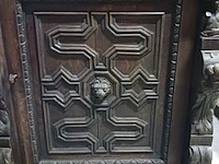Diverse antieke kasten voor renovatie - afbeelding 13 van  25