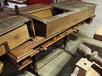 Diverse antieke kasten voor renovatie - afbeelding 13 van  23