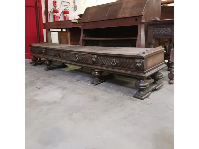Diverse antieke kasten voor renovatie - afbeelding 12 van  23