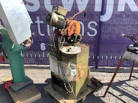 Diverse antieke werkplaats machines - afbeelding 2 van  16
