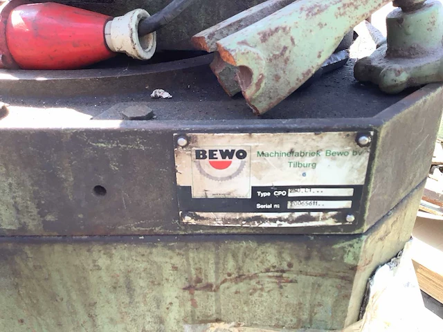 Diverse antieke werkplaats machines - afbeelding 3 van  16