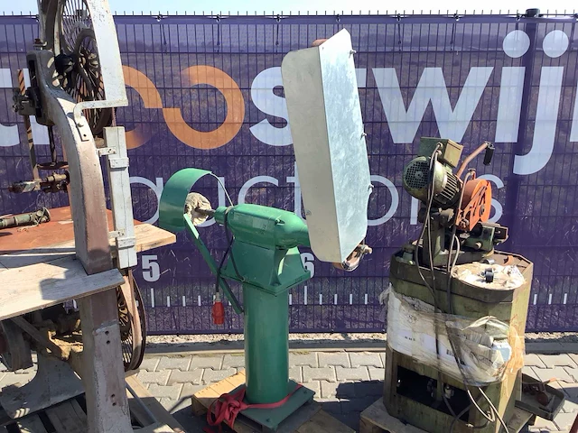 Diverse antieke werkplaats machines - afbeelding 4 van  16