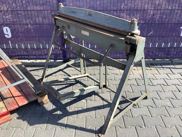 Diverse antieke werkplaats machines - afbeelding 11 van  16
