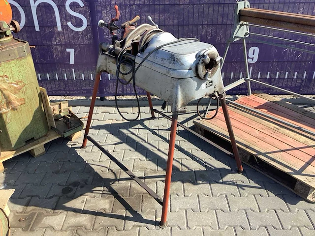 Diverse antieke werkplaats machines - afbeelding 14 van  16