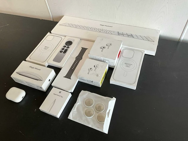 Diverse apple producten (11x) - afbeelding 1 van  2