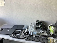 Diverse artikelen laptop - afbeelding 1 van  8