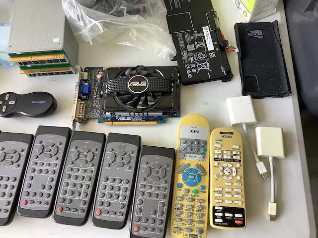 Diverse artikelen laptop - afbeelding 7 van  8