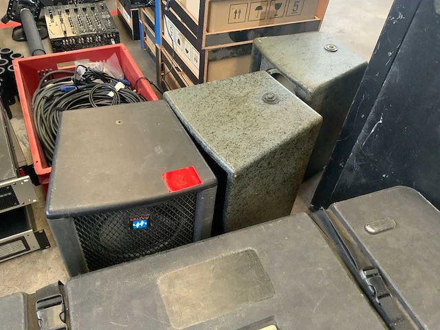 Diverse audio-apparatuur - afbeelding 20 van  26