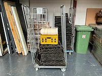 Diverse bakblikken - afbeelding 1 van  8