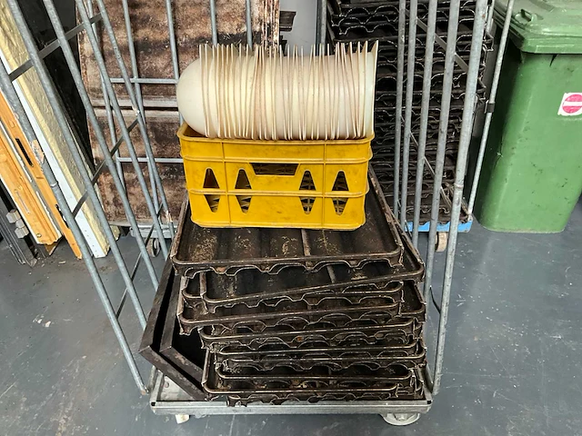 Diverse bakblikken - afbeelding 2 van  8