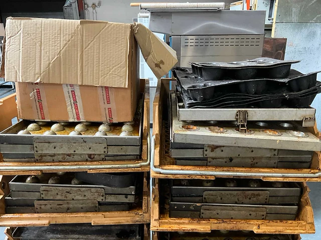 Diverse bakblikken/koekblikken - afbeelding 2 van  5