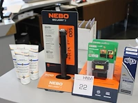 Diverse baliekoopjes w.o. led lampjes en zonnebrandcrème - afbeelding 1 van  2