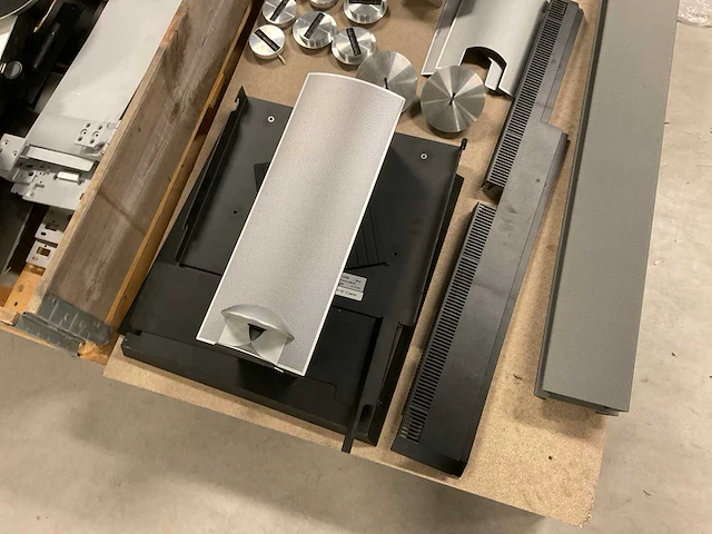Diverse bang & olufsen tv standaards - afbeelding 4 van  17