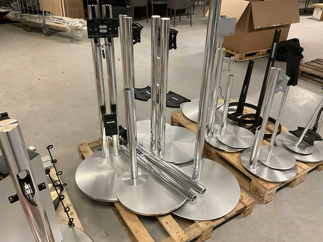 Diverse bang & olufsen tv standaards - afbeelding 8 van  17