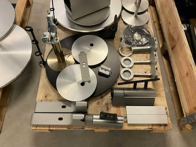 Diverse bang & olufsen tv standaards - afbeelding 14 van  17