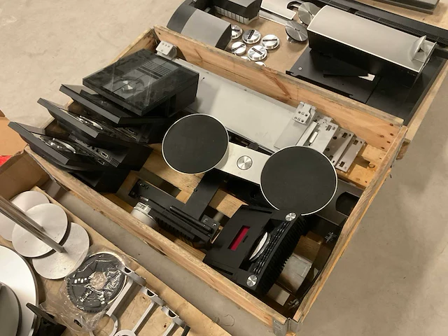 Diverse bang & olufsen tv standaards - afbeelding 16 van  17