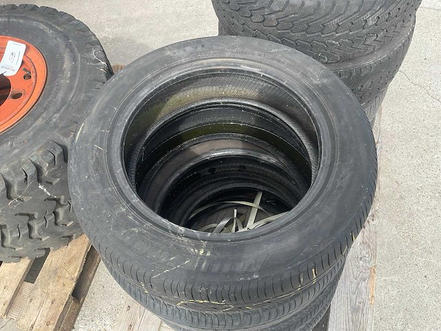Diverse barum, bridgestone, firestone autobanden (5x) - afbeelding 4 van  7