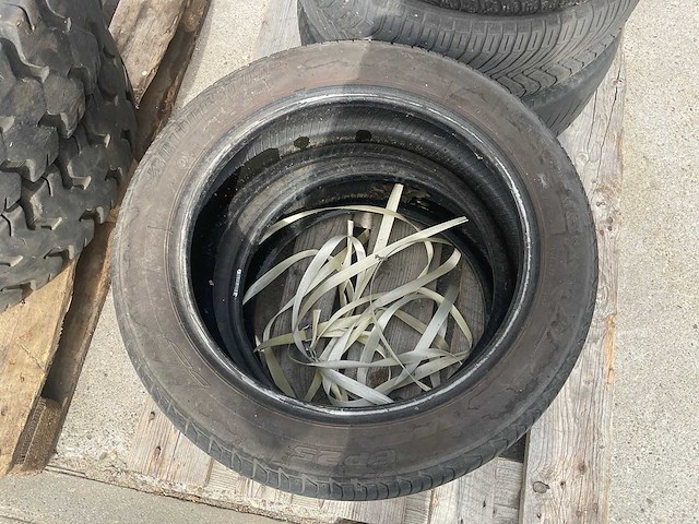 Diverse barum, bridgestone, firestone autobanden (5x) - afbeelding 6 van  7