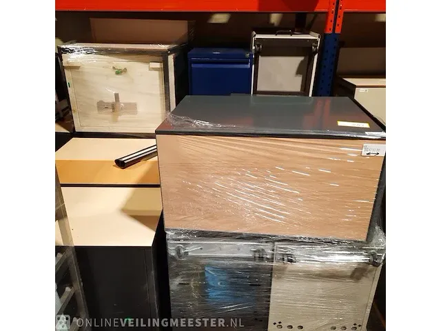 Diverse bedrijfsinventaris - afbeelding 6 van  12