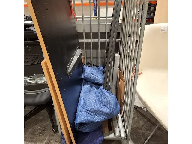 Diverse bedrijfsinventaris - afbeelding 4 van  8