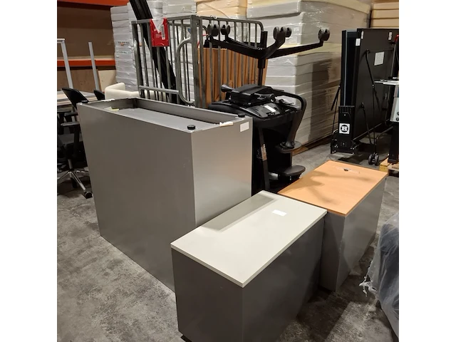 Diverse bedrijfsinventaris - afbeelding 8 van  8