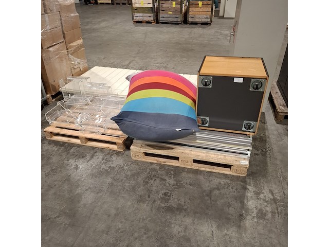 Diverse bedrijfsinventaris - afbeelding 17 van  26