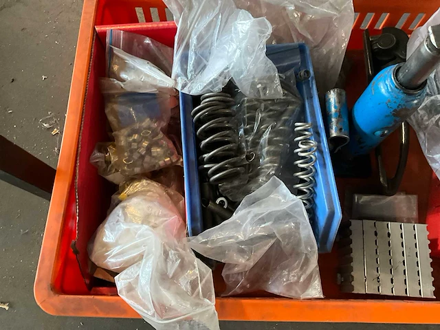 Diverse bevestigingsmaterialen - afbeelding 2 van  3