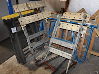 Diverse bokken en schragen. - afbeelding 1 van  1